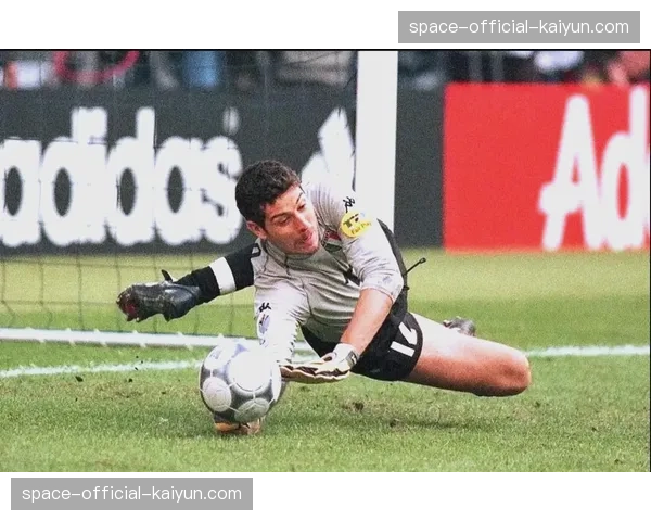 乌迪内斯门将西尔维斯特里专访：扑出点球是门将的本能