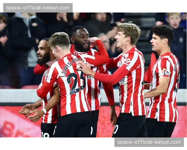 曼联1-0小胜布伦特福德,芒特打入致胜球