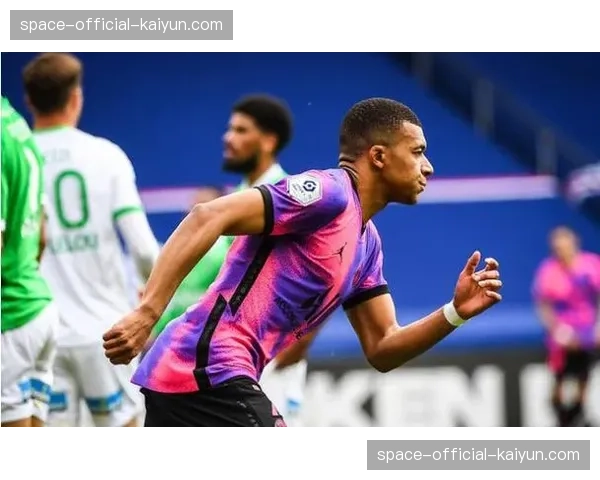 版权争夺战:中东流媒体巨头宣布竞标下一周期欧冠转播权 版权争夺战:中东流媒体巨头宣布竞标下一周期欧冠转播权