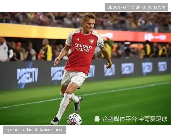 战报：阿森纳客场2-1力克曼城，萨卡制胜球助枪手登顶积分榜