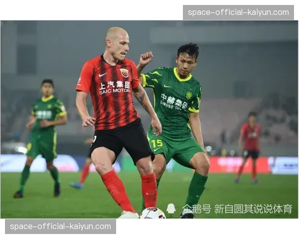 战术演进观察：五后卫与三中卫体系在当代高位逼抢环境下的复兴